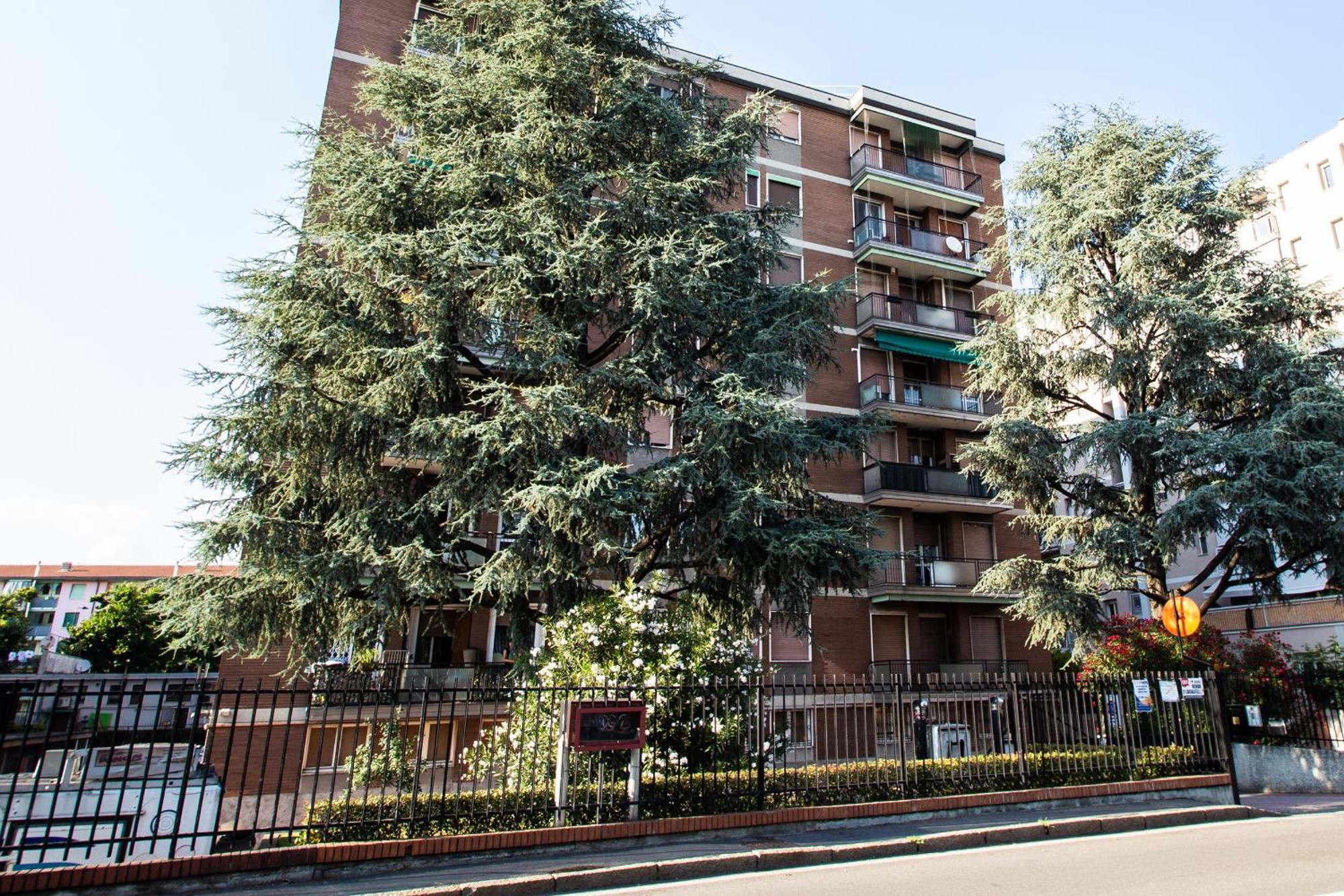 Milano-Linate Suite Self Check In & Free Parking Exteriör bild