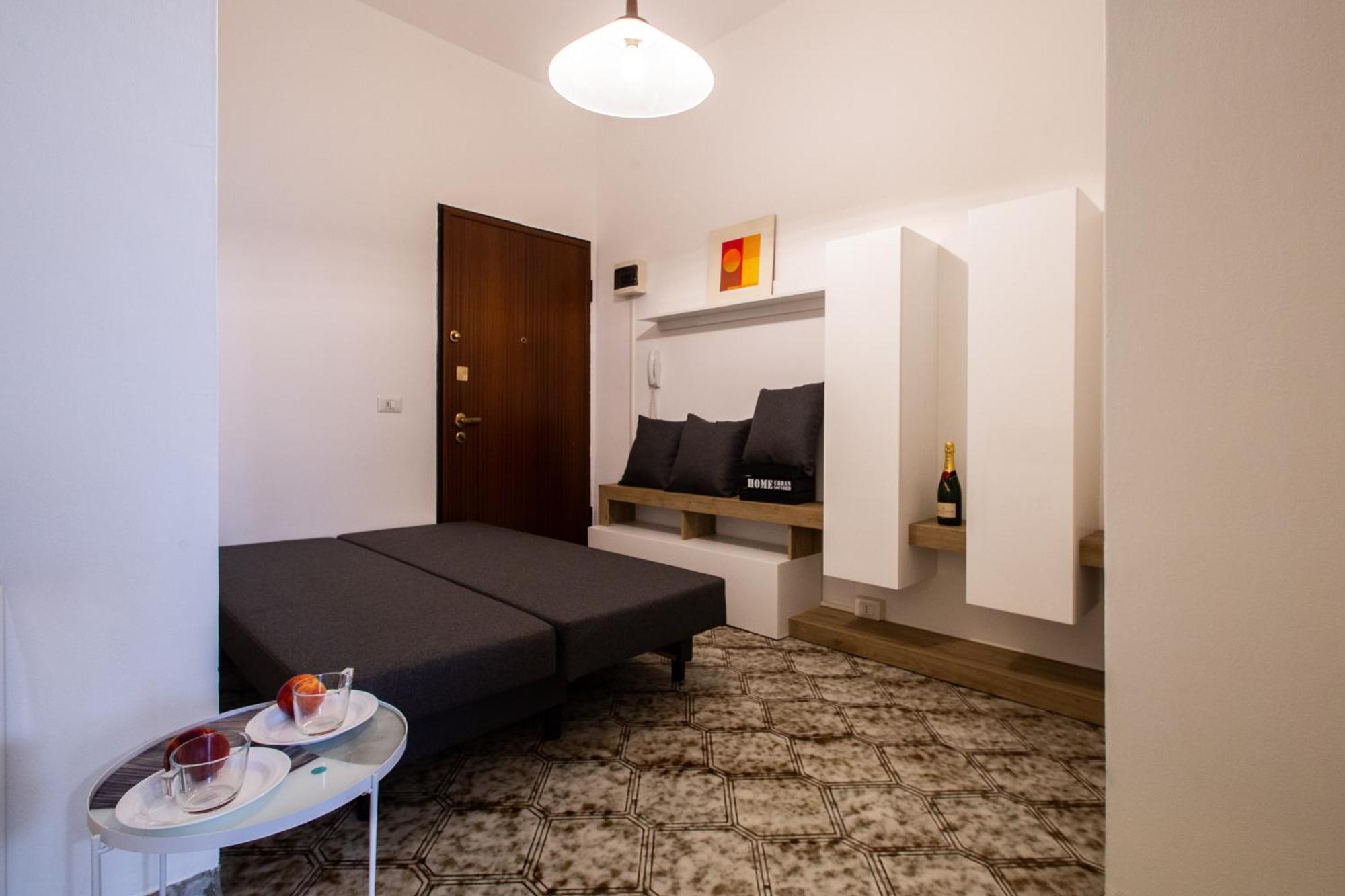 Milano-Linate Suite Self Check In & Free Parking Exteriör bild