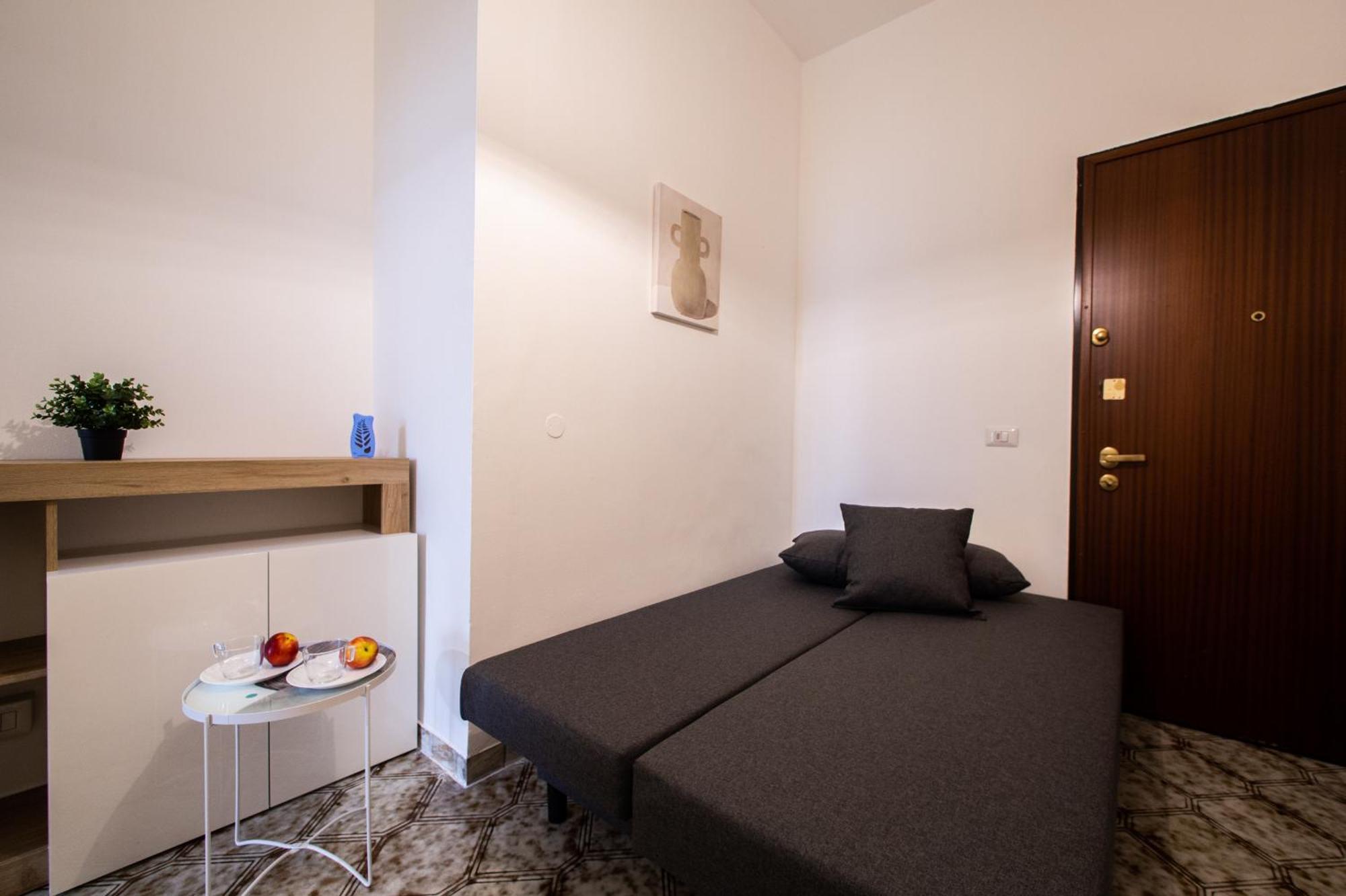 Milano-Linate Suite Self Check In & Free Parking Exteriör bild